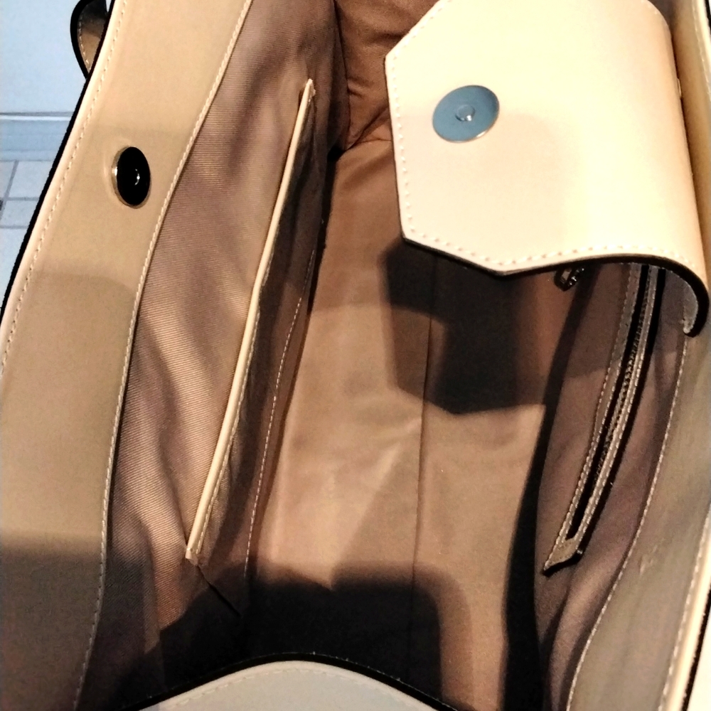Varriale large tote in genuine leather (made in Italy) 17" x 12" x 6.5" - Picture 10 of 16